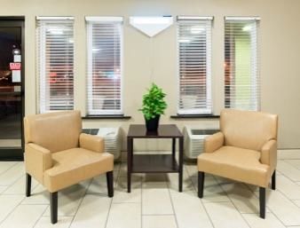 Super 8 By Wyndham Springfield East Hotel Interior photo